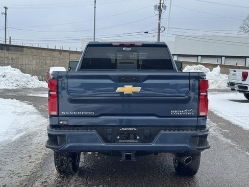 Used 2025 Chevrolet Silverado 3500 High Country w/ Technology Package image 4