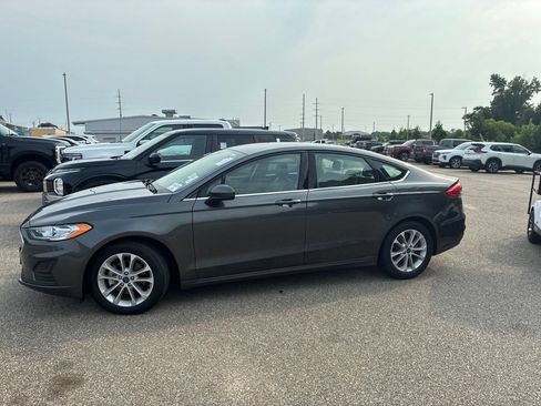 Used 2020 Ford Fusion SE w/ Fleet SE Value Package FWD image 2
