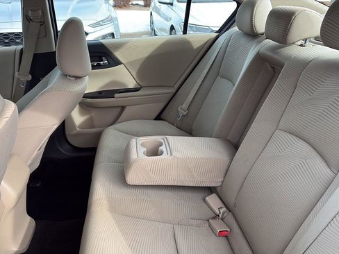 Used 2015 Honda Accord LX image 19