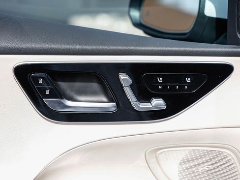 New 2026 Mercedes-Benz C 300 Sedan image 22