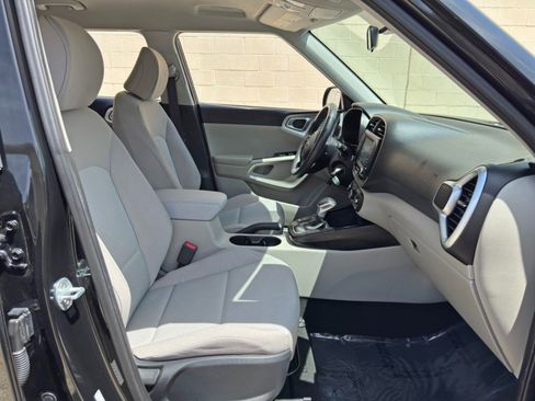 Used 2021 Kia Soul LX image 14