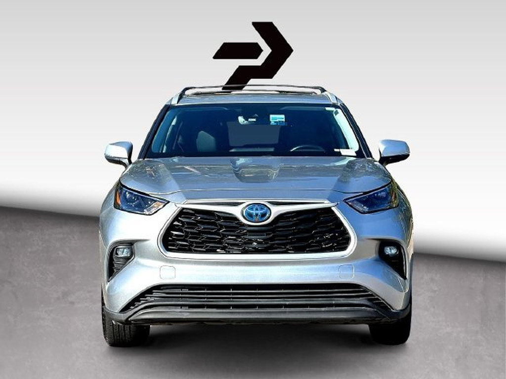 Used 2023 Toyota Highlander XLE FWD image 3