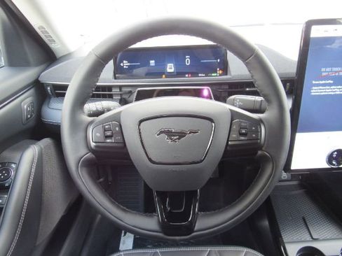 Used 2025 Ford Mustang Mach-E Select w/ Comfort Package Lite image 30