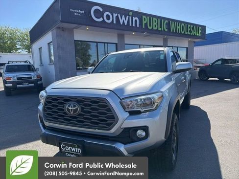 Used 2022 Toyota Tacoma TRD Off-Road AWD/4WD image 1