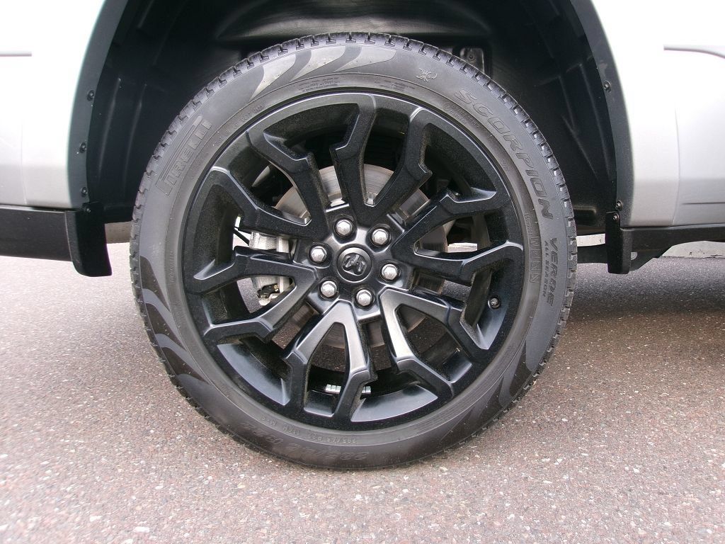 Certified 2025 RAM 1500 Limited AWD/4WD image 16