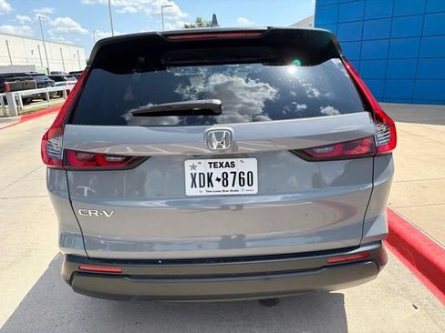Used 2025 Honda CR-V LX image 6