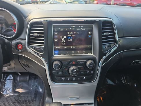 Used 2018 Jeep Grand Cherokee SRT image 14