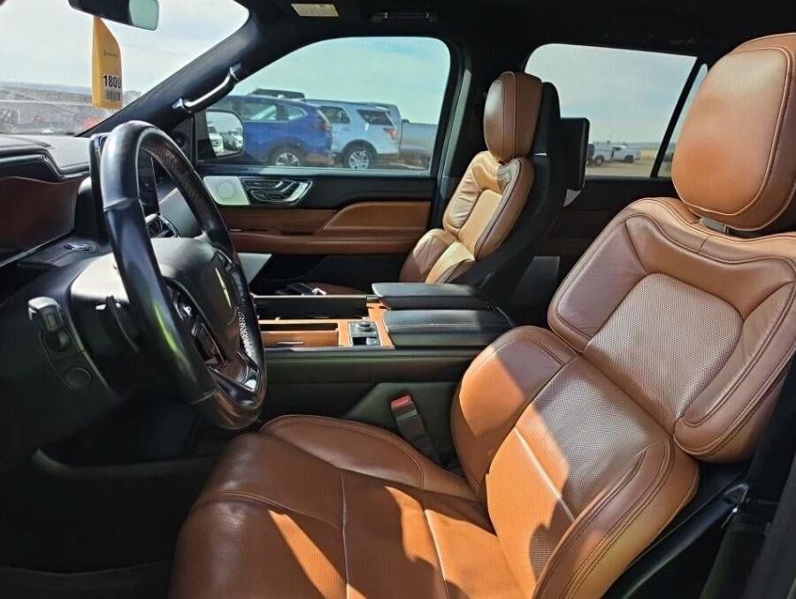 Used 2018 Lincoln Navigator Reserve w/ Technology Package AWD/4WD image 6