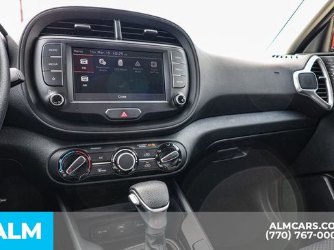 Used 2025 Kia Soul LX FWD image 40