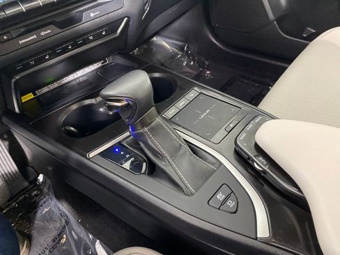 Used 2022 Lexus UX 250h w/ Premium Package image 26