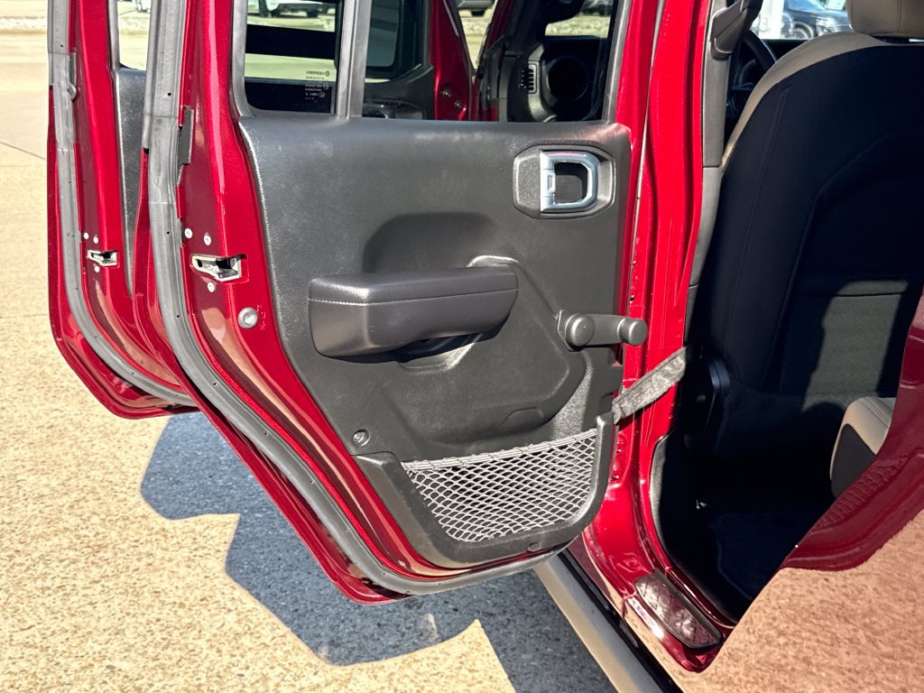Used 2021 Jeep Gladiator Sport AWD/4WD image 29