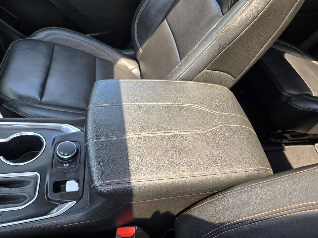 Used 2019 Chevrolet Traverse LT w/ LT Premium Package FWD image 38
