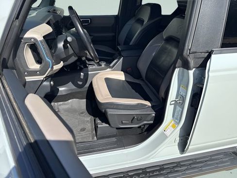 Used 2023 Ford Bronco Wildtrak image 12