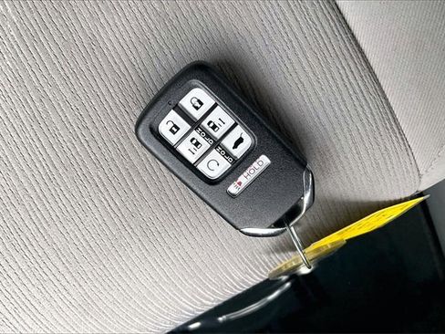 Used 2018 Honda Odyssey EX image 11