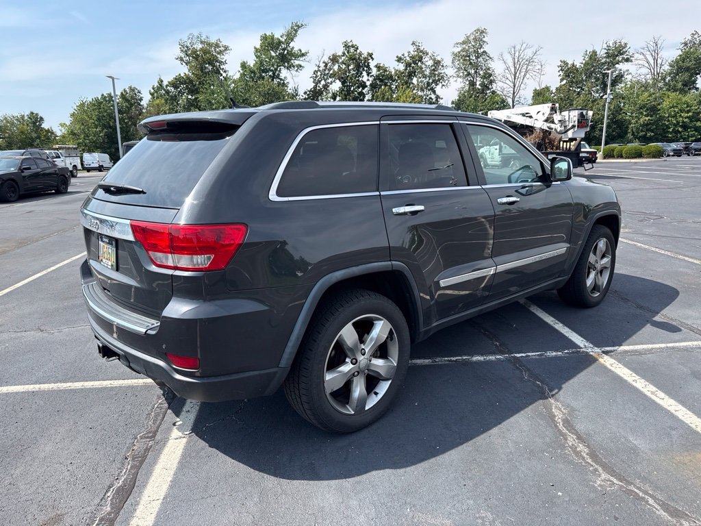 Used 2011 Jeep Grand Cherokee Overland AWD/4WD image 4