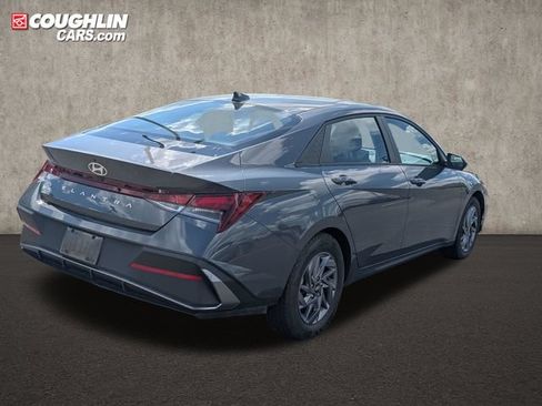 Certified 2024 Hyundai Elantra SEL FWD image 7