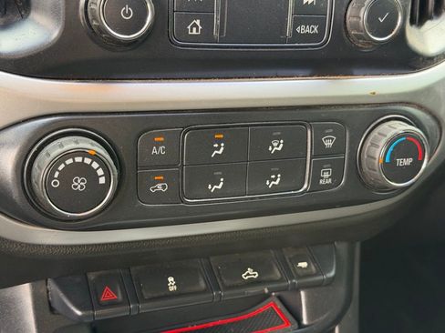 Used 2019 Chevrolet Colorado LT w/ LT Convenience Package image 18