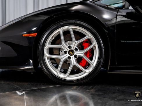 Used 2019 Lamborghini Huracan LP 580-2 image 11