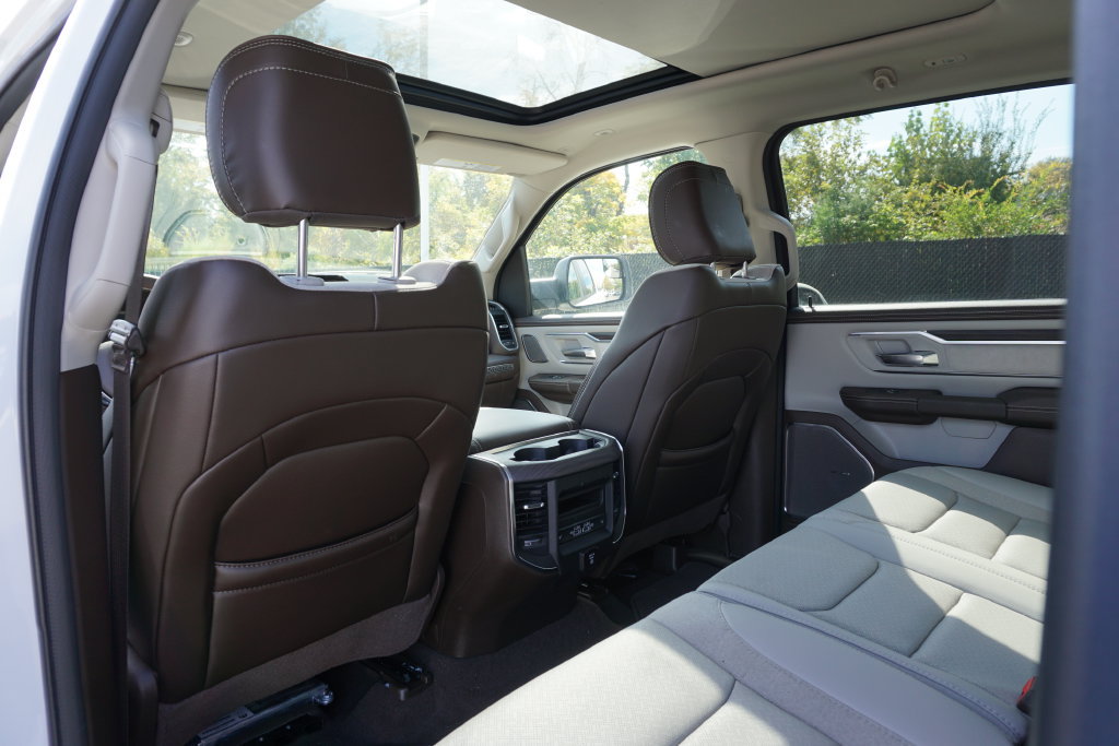 Used 2025 RAM 1500 Laramie w/ Advanced Safety Group II AWD/4WD image 25