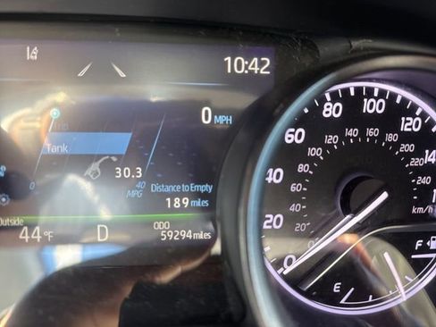 Used 2022 Toyota Camry SE image 18