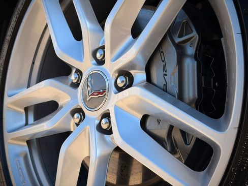 Used 2019 Chevrolet Corvette Stingray Coupe w/ 1LT image 19