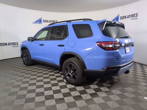 Certified 2024 Honda Pilot TrailSport image 4