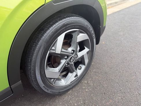 Used 2023 Hyundai Venue SEL image 10