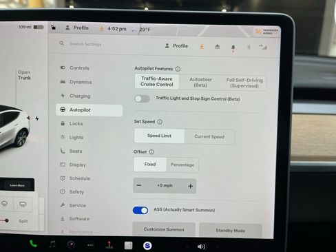 Used 2022 Tesla Model Y Long Range image 37