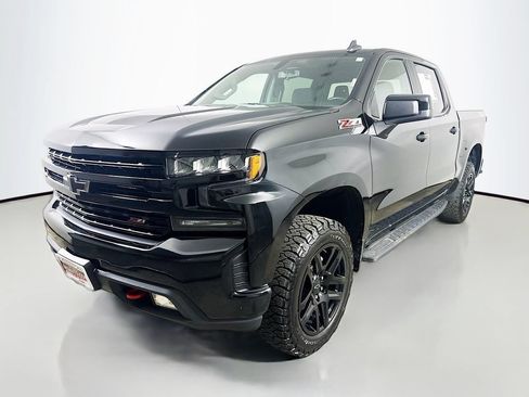 Used 2022 Chevrolet Silverado 1500 LT Trail Boss w/ LPO, Dark Essentials Package AWD/4WD image 3