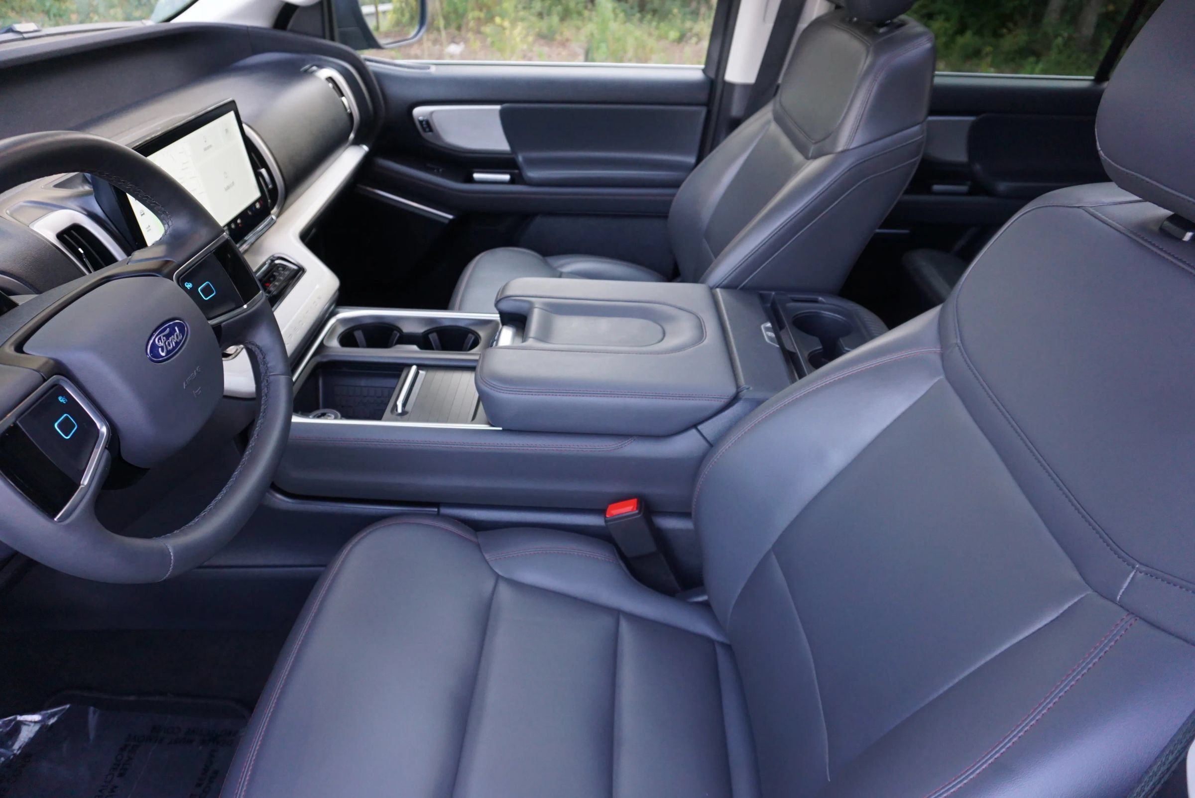 Used 2025 Ford Expedition Active RWD image 40