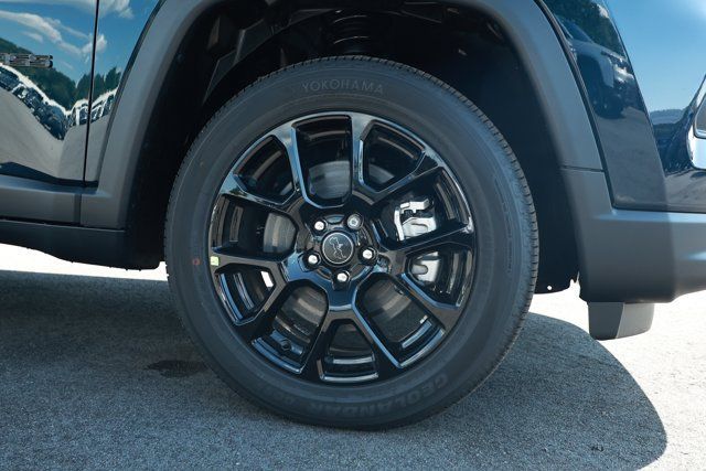 New 2026 Jeep Compass Latitude AWD/4WD image 5