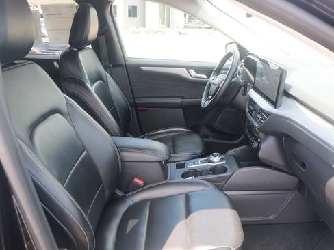 Certified 2024 Ford Escape Platinum AWD/4WD image 31