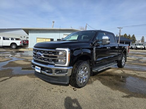 Used 2023 Ford F250 Lariat w/ Chrome Package image 2