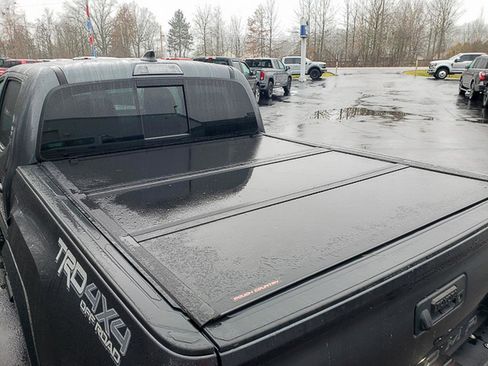 Used 2023 Toyota Tacoma TRD Off-Road image 21