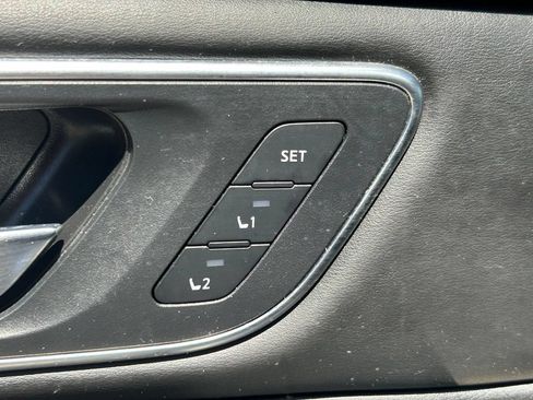 Used 2021 Nissan Rogue Platinum FWD image 25