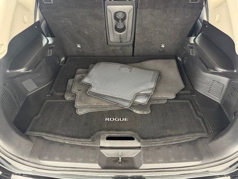Used 2019 Nissan Rogue SV FWD image 27