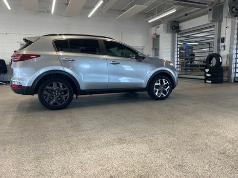 Used 2022 Kia Sportage EX w/ EX Technology Package AWD/4WD image 4