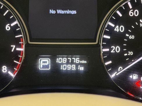 Used 2015 Nissan Pathfinder SV FWD image 20