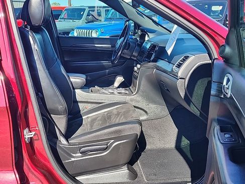 Certified 2022 Jeep Grand Cherokee Laredo X image 27