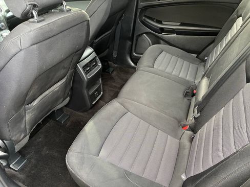 Used 2016 Ford Edge SE FWD image 16