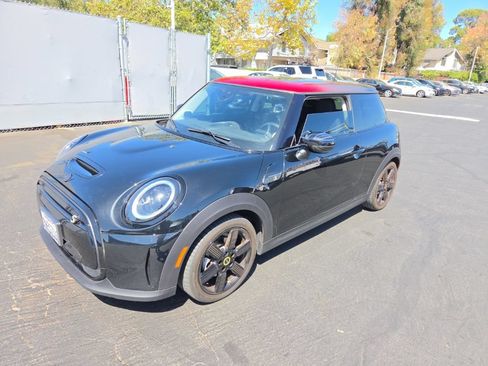 Used 2024 MINI Cooper SE FWD image 1