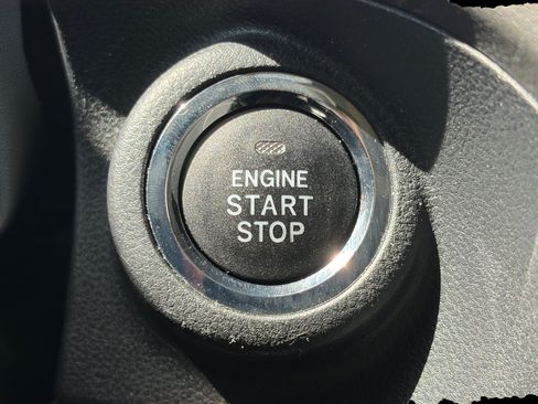 Used 2021 Jeep Compass Latitude w/ Convenience Group AWD/4WD image 23