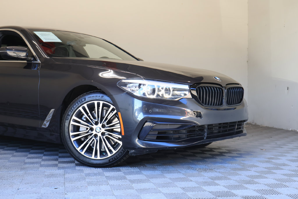 Used 2019 BMW 540i w/ Convenience Package RWD image 3