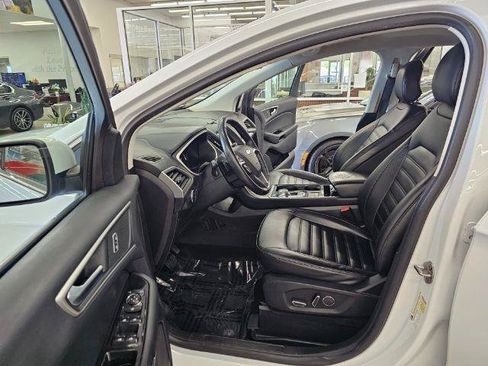 Used 2019 Ford Edge SEL w/ Equipment Group 201A AWD/4WD image 8