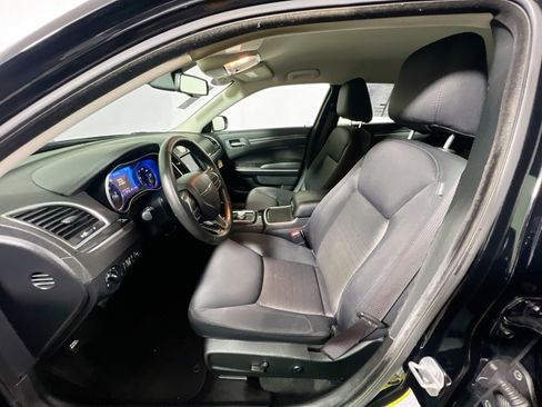 Used 2021 Chrysler 300 Touring w/ Sport Appearance Package image 14