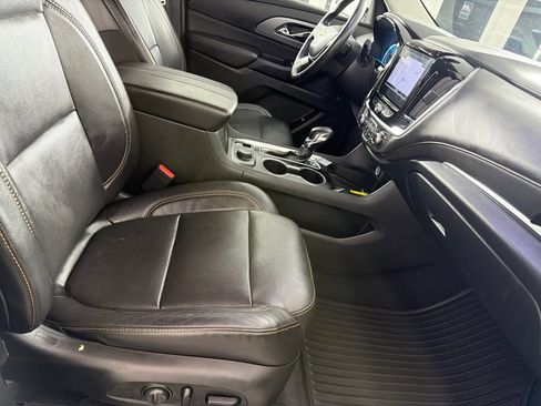 Used 2018 Chevrolet Traverse Premier w/ Driver Confidence II Package FWD image 25