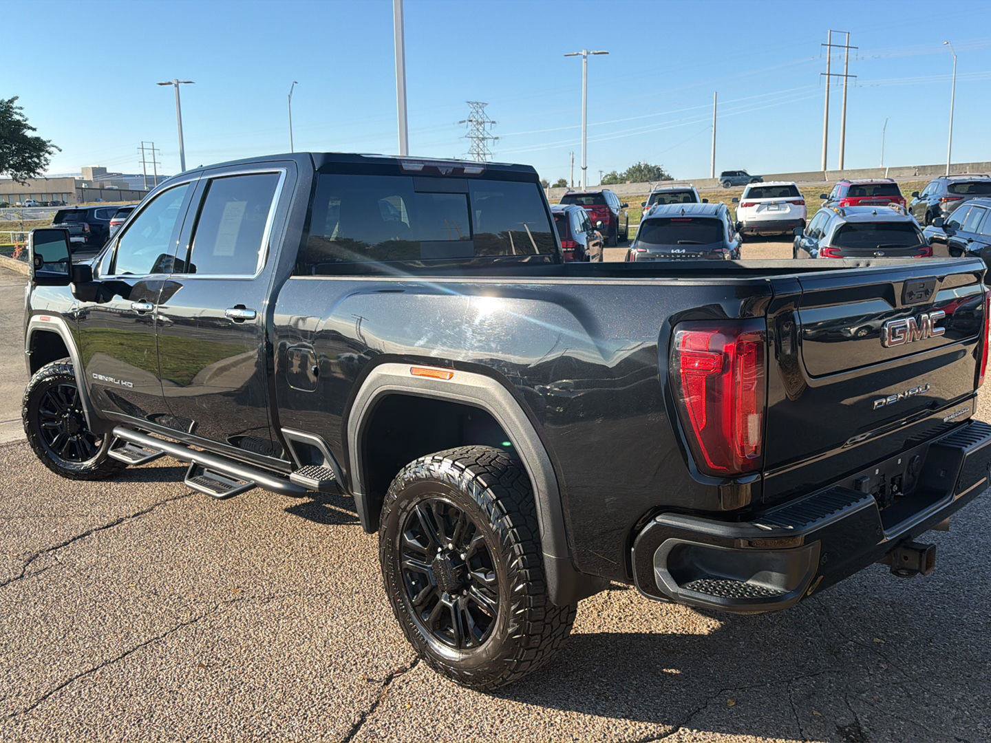 Used 2021 GMC Sierra 2500 Denali w/ Denali Black Diamond Edition AWD/4WD image 5