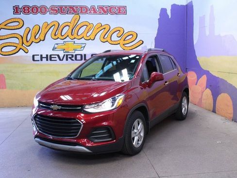 Used 2020 Chevrolet Trax LT w/ Driver Confidence Package image 2