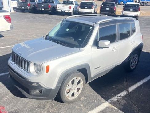 Used 2016 Jeep Renegade Limited image 1