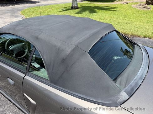 Used 2002 Ford Mustang Convertible RWD image 29